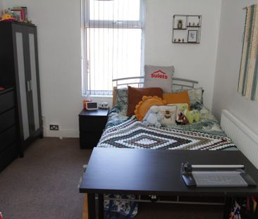 Fosse Road South (4 bed) - Photo 1