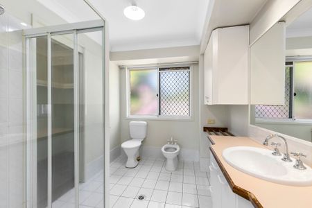 75 Tamworth Drive, Helensvale - Photo 3