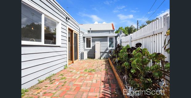 Love at First Sight - Photo 1