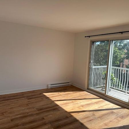 Grand 5 1/2 - Étage supérieur - lumineux, confortable, élégant - Photo 3