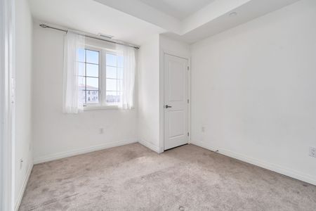 For Lease - 80 Shipway Avenue Unit# 316, Clarington, Ontario - Photo 4