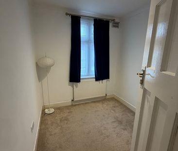 3 Bed Terraced House, Beccles Drive, IG11 - Photo 3