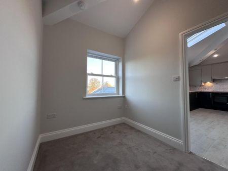 2 bedroom flat to rent - Photo 2