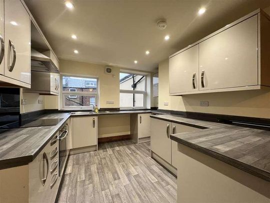 Albemarle Crescent, Scarborough, YO11 - Photo 1