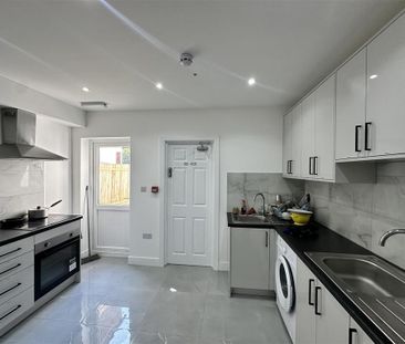 House share to rent - Photo 1