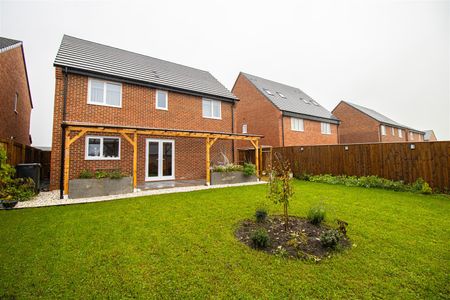 4-Bed Detached House to Let on Swanage Close, Preston - Photo 5