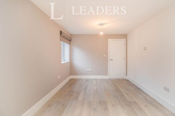 1 bedroom apartment to rent Hersham Road, KT12 - Photo 1