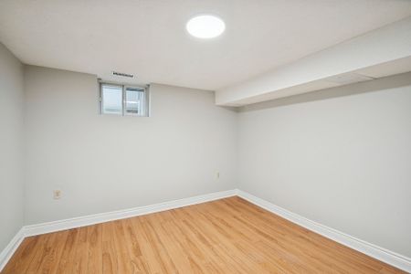 For Lease - 211 Maplehurst Avenue, Toronto, Ontario - Photo 5