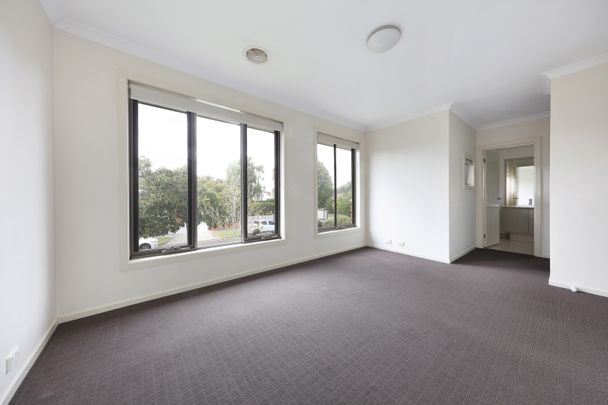 41 Hill St, Bentleigh East VIC 3165 - House For Rent | Domain - Photo 1