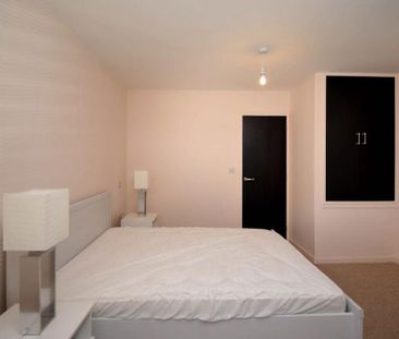 2 bedroom townhouse to rent - Photo 3