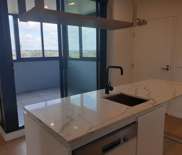 Luxury Living - Photo 6