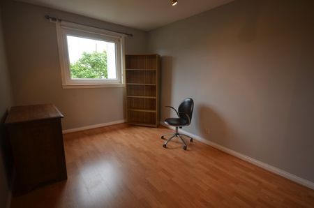 31 Raeden Crescent, AB15 5WL, Aberdeen - Photo 4