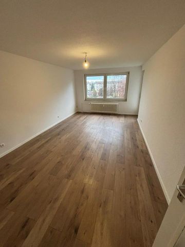 **Frisch Renoviert** Perfekt geschnittene 3-Zimmerwohnung MIT BALKON!!! - Photo 3