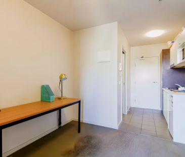 Large Studio - Photo 6