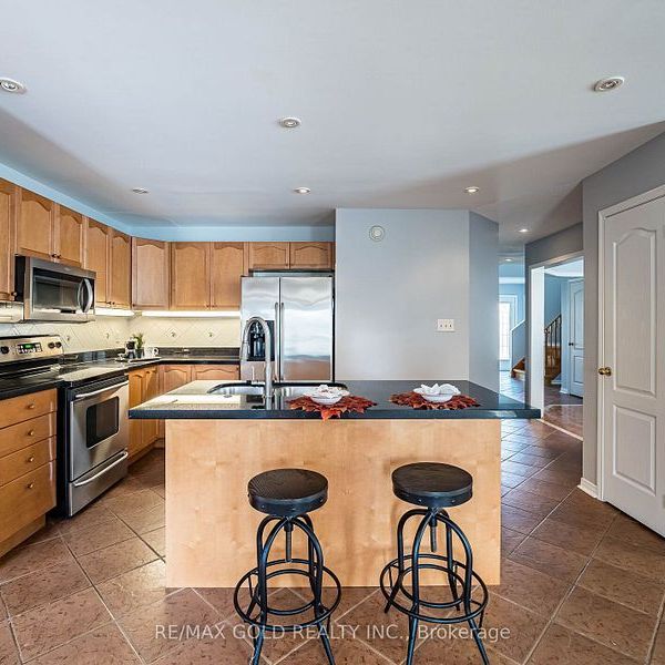 For Lease - 87 Buick Boulevard, Brampton, Ontario - Photo 1