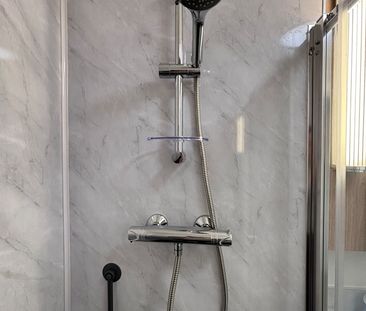 Studio Flat, Mayfield Road, W12 - Photo 1