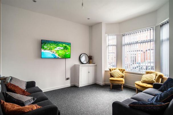 1 bedroom in a house share to rent - Photo 1