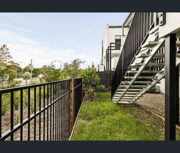 Rare Opportunity — Executive Townhouse in the Prestigious Treetops,... - Photo 3