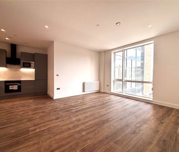 Sheila House, Fleet, Hampshire, GU51 - Photo 3