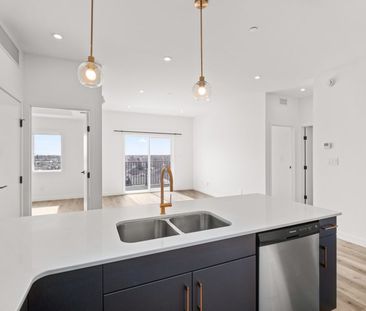 Hawthorne: Gold Accents – 1800 Leila, Winnipeg, MB - Photo 2