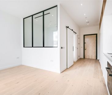 Apt Parkview, Brentford, TW8 - Photo 1