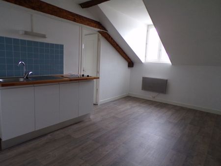 Location Appartement 2 pièces 26m² LA FLECHE 72200 - Photo 2