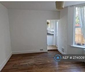 4 bedroom terraced house to rent - Photo 1