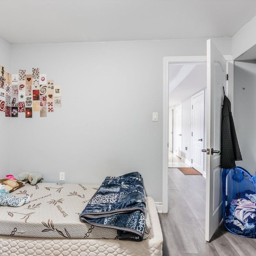 For Lease - 643 Doon Drive, Waterloo, Ontario - Photo 1