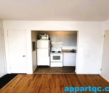 Québec – Appartement 3 1/2 spacieux et lumineux à louer au 3e étage - Photo 1