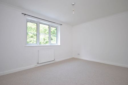 Pullman Mews, London, SE12 - Photo 3