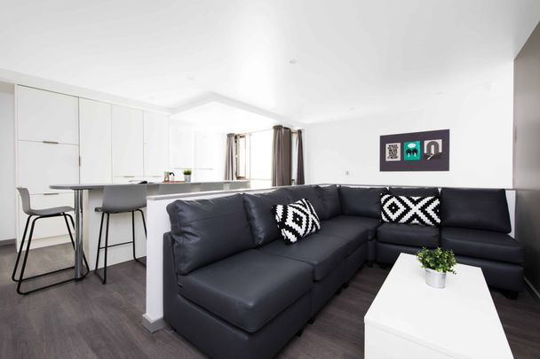 Extra Large High Double Ensuite - Photo 1