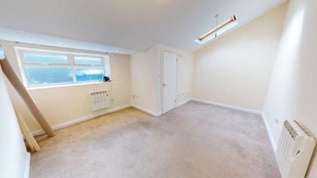 5 bedroom flat to rent - Photo 3