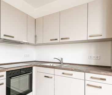 PARKSTADT KARLSHORST - 3-ZIMMERWOHNUNG MIT FUSSBODENHEIZUNG, EINBAU... - Photo 2