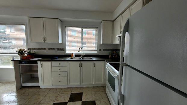 For Lease - 2 Clay Brick Court Unit# 38, Brampton, Ontario - Photo 1