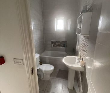 Room in a Shared Flat, Philip Lane, N15 - Photo 2