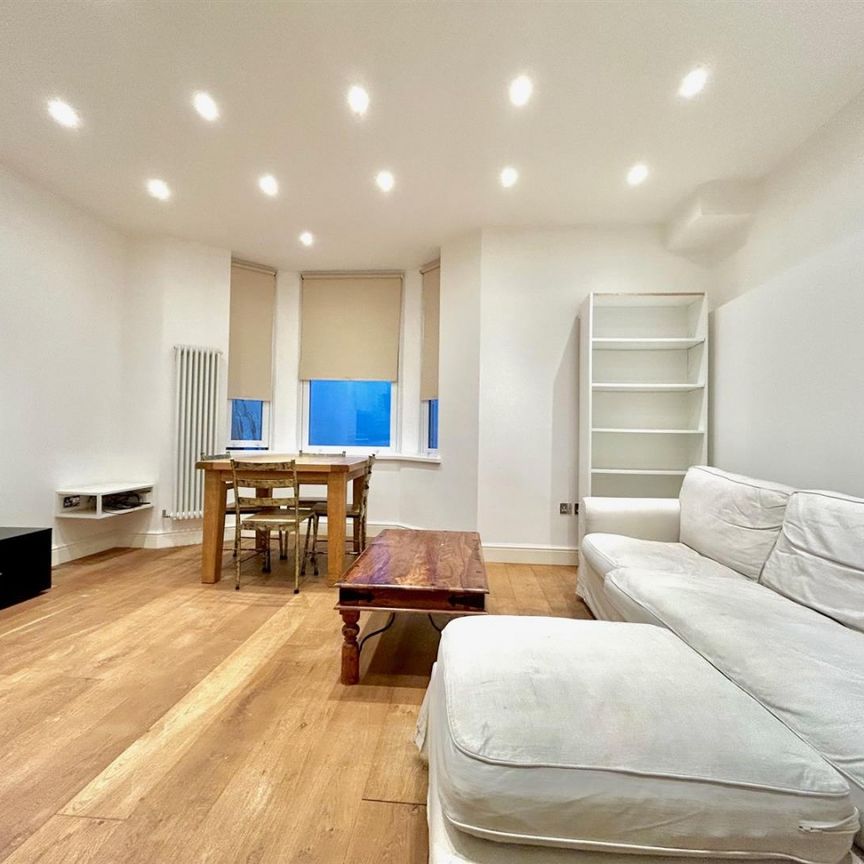 Southerton Road, Hammersmith, W6, London - Photo 1