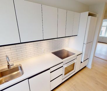 Lys 2-værelses lejlighed i Aalborg med central beliggenhed - Photo 1