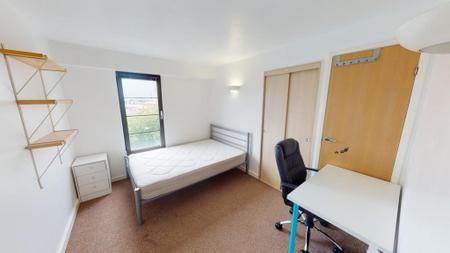 2 bedroom ground floor flat to rent - Photo 2