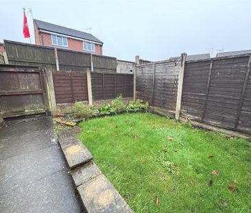 2 bedroom semi-detached house to rent - Photo 5