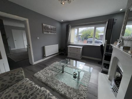 5 bedroom detached house to rent - Photo 2