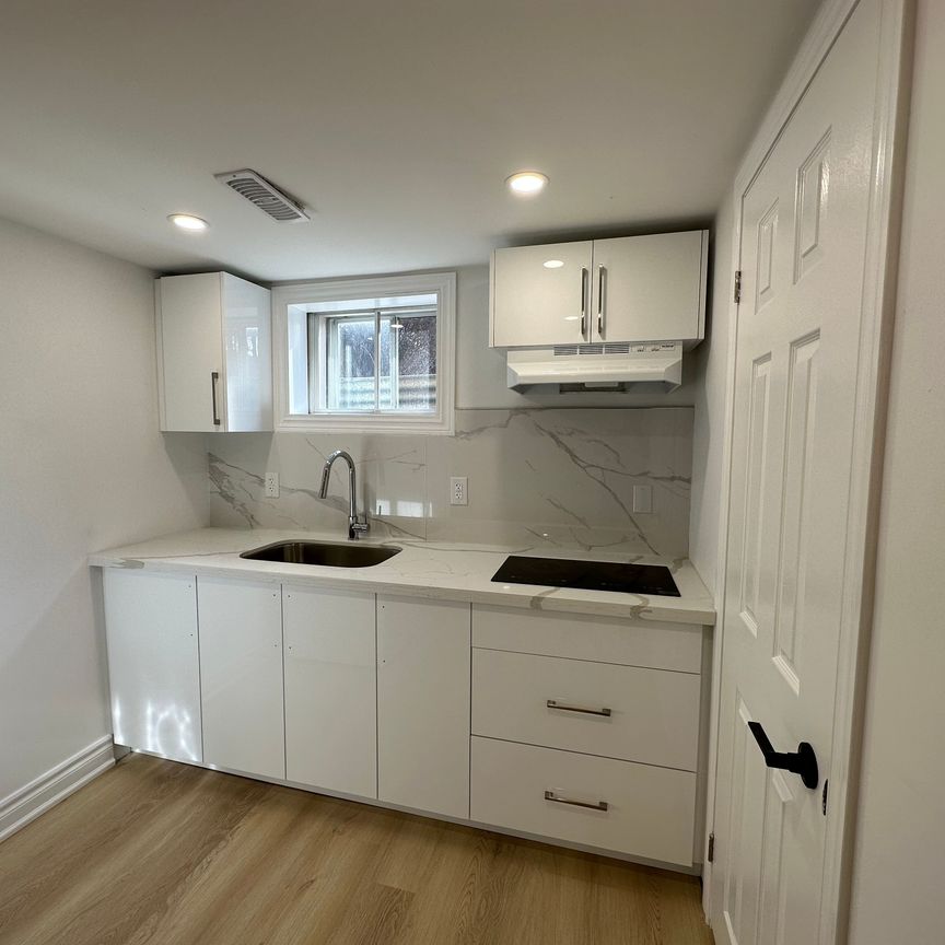 For Lease - 38 Cartier Crescent Unit# Bachelor, Richmond Hill, Ontario - Photo 1