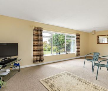 3 bedroom detached bungalow to rent - Photo 4