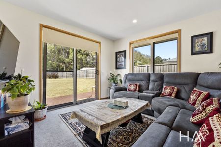 53 Brookston Dr, Mornington - Photo 2