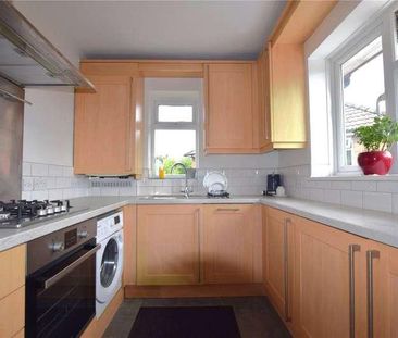 Chertsey Lane, Staines-upon-thames, Surrey, TW18 - Photo 5