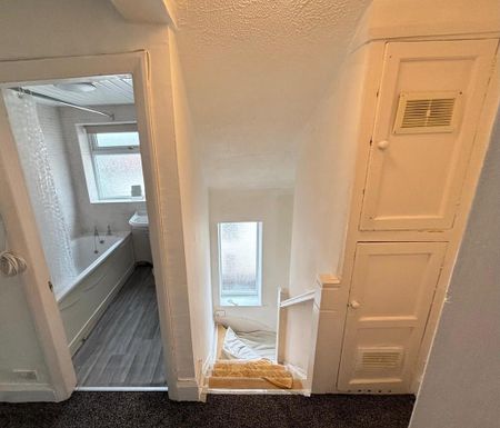 3 bedroom semi-detached house to rent - Photo 4