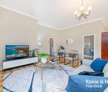 Superb 5 Bedroom Family Home | Extra Convenient Location - Photo 6