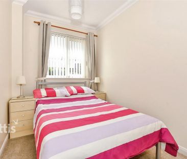 2 bedroom flat to rent - Photo 3