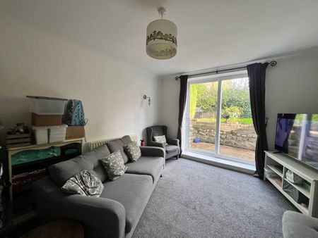 3 bedroom detached house to rent - Photo 2