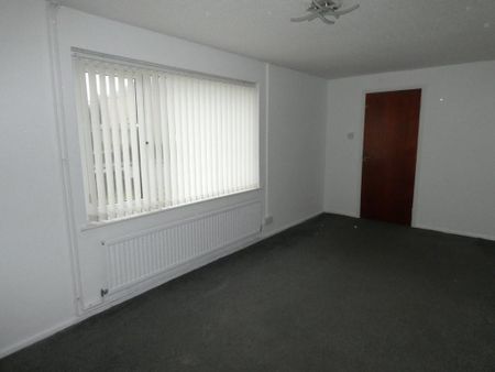 3 bedroom end of terrace house to rent - Photo 2