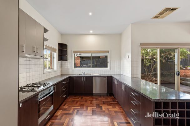 2/13 Sylvan Street, Montmorency - Photo 1
